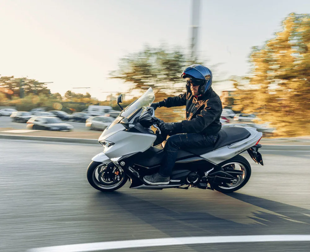 i90 HJC helmet, black matt